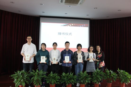 C:\Users\PC\Desktop\党员读物精选\4.24 照片\IMG_7624.JPG