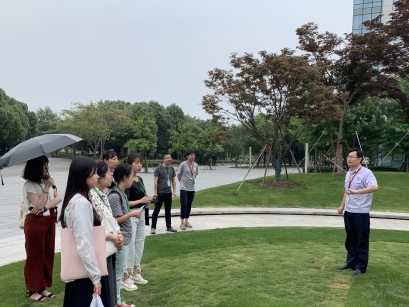 D:\SJTU研究生\B17党支部\2019共行计划\上海展参观\微信图片_20190708190952.jpg